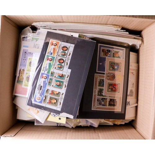 194 - WORLD WILDLIFE FUND AND 1981 WEDDING COLLECTIONS. Many still in their original packs. Includes stamp... 