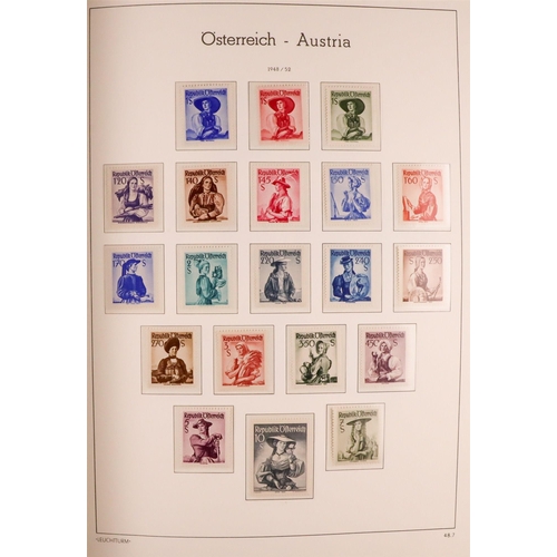 255 - AUSTRIA 1945-2012 COMPREHENSIVE NEVER HINGED MINT COLLECTION in three hingeless albums, seems to be ... 