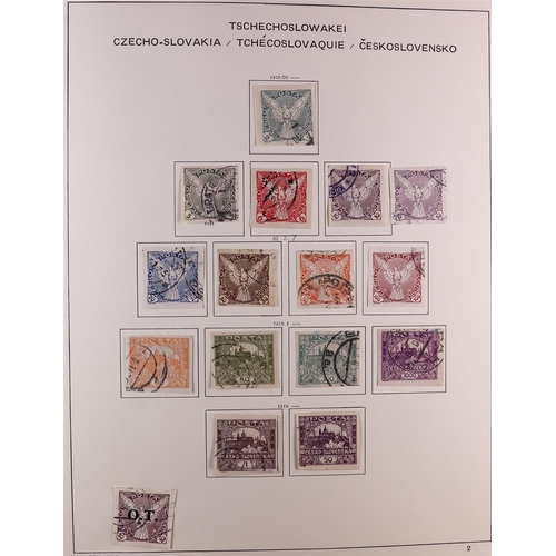 512 - CZECHOSLOVAKIA 1918-1991 COLLECTION in three Schaubek albums, some mint but mostly used stamps, incl... 