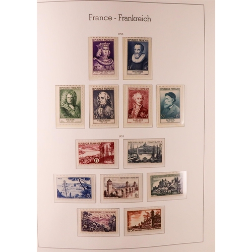 574 - FRANCE 1944-2000 COMPLETE COLLECTION in three hingeless Lighthouse albums, seems to be complete for ... 