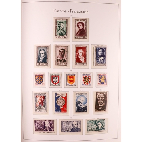 574 - FRANCE 1944-2000 COMPLETE COLLECTION in three hingeless Lighthouse albums, seems to be complete for ... 