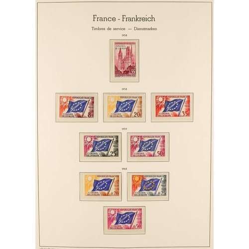 575 - FRANCE 1945 - 1969 COLLECTION. of 1000+ mint / never hinged mint stamps in a Lighthouse France album... 