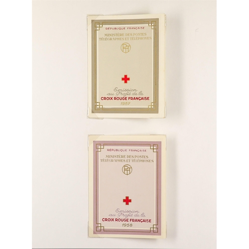 578 - FRANCE 1954 - 2008 RED CROSS BOOKLETS. complete collection (55 booklets) Lot 578 (M) [c]