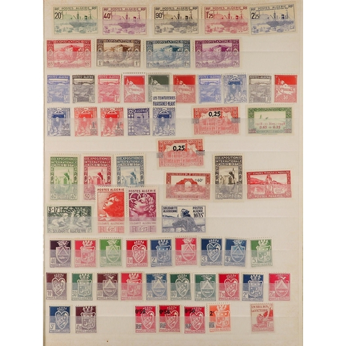 585 - FRENCH COLONIES ALGERIA 1924 - 1956 never hinged mint collection on protective pages. Yvert cat €112... 