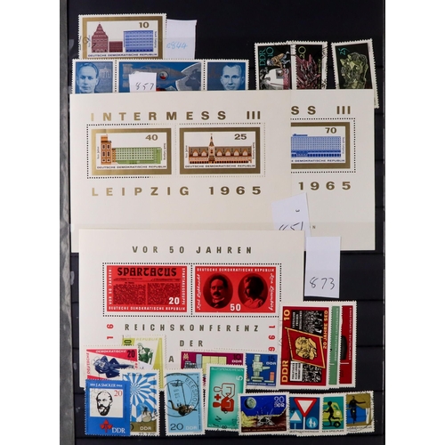 657 - GERMANY 1850's-1990's COLLECTION/ACCUMULATION in album & five stockbooks, mint (many never hinged) &... 