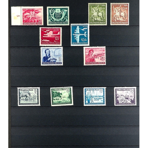 662 - GERMANY 1889 - 1945 MINT / SOME NEVER HINGED MINT COLLECTION on protective pages that includes 