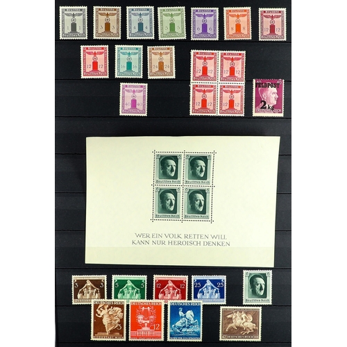 662 - GERMANY 1889 - 1945 MINT / SOME NEVER HINGED MINT COLLECTION on protective pages that includes 