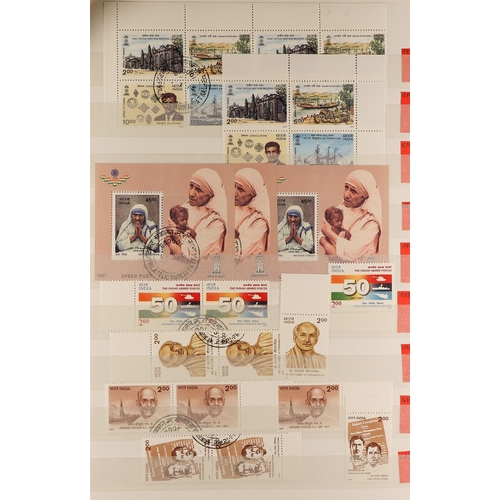 772 - INDIA 1950's - 2000's ESTATE BOX many 1000's mint / never hinged mint & used stamps on album & prote... 