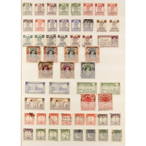 1124 - PAKISTAN 1947 - 1989 COLLECTION on protective pages, extensive with high values & sets. Stc £750+ (m... 