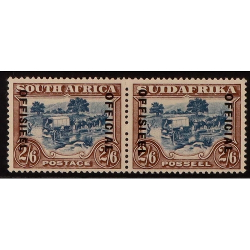 1257 - SOUTH AFRICA OFFICIAL 1946 2s6d blue & brown pair with Diaersis over second 'E' of 'OFFISIEEL' on En... 