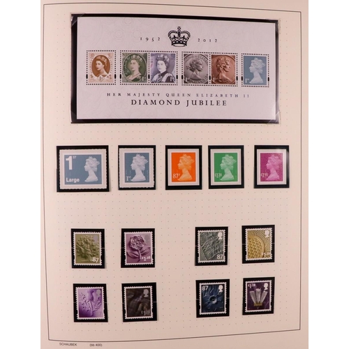 1812 - GB.ELIZABETH II 2000's-2010's NEVER HINGED MINT RANGES in two albums, includes presentation packs, p... 