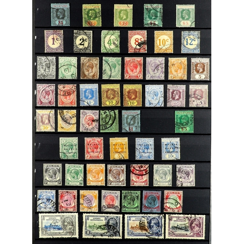 935 - MALAYA-STRAITS SETT. 1867 - 1937 USED COLLECTION of over 200 stamps arranged on protective pages, no... 