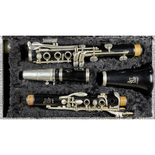 46 - MUSICAL INSTRUMENT - CLARINET by Boosey and Hawks. Boxed. Lot 46 (BS) [a]