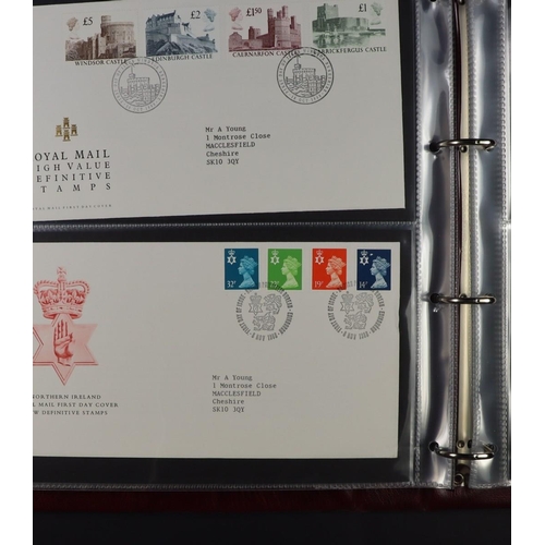 2554 - GB.FIRST DAY COVERS 1970-2018 COMPREHENSIVE COLLECTION of illustrated fdc's in twenty matching 'Roya... 