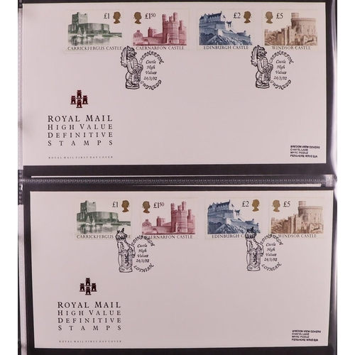 2574 - GB.FIRST DAY COVERS CASTLES, FRAMAS AND DUES. Small collection  of 58 covers in a binder. Includes b... 