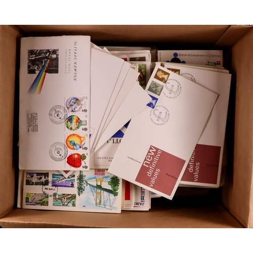 2578 - GB.FIRST DAY COVERS GIGANTIC ACCUMULATION IN 28 BOXES 1960's-2000's collector's estate of illustrate... 