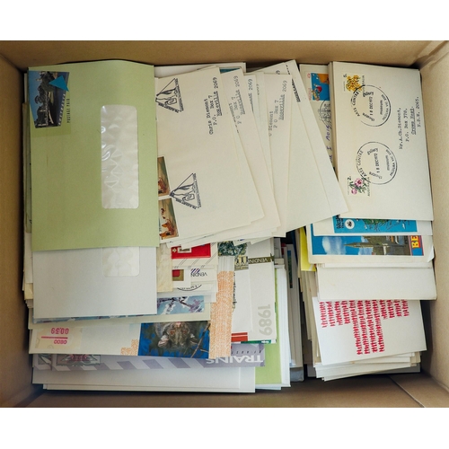 348 - AUSTRALIA COVERS COLLECTION in 12 albums & loose, includes mostly 1960's to 2010's fdc's, postal sta... 