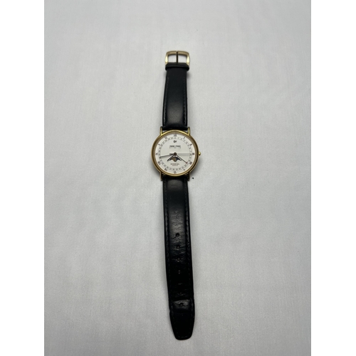 29 - Raymond Weil Mooon Phase 18K Gold WatchTo the best of our knowledge watch in working order, hands ti... 