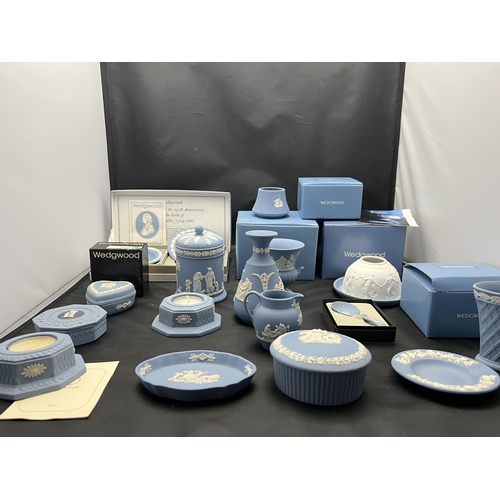 34 - Wedgwood collection