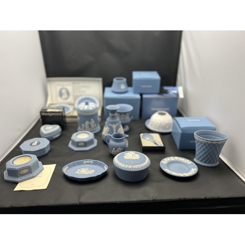 34 - Wedgwood collection