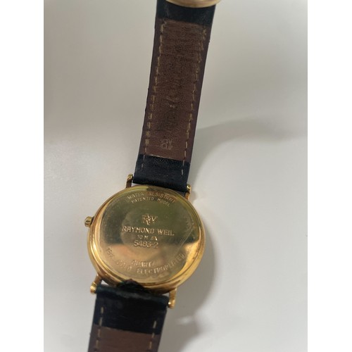 29 - Raymond Weil Mooon Phase 18K Gold WatchTo the best of our knowledge watch in working order, hands ti... 