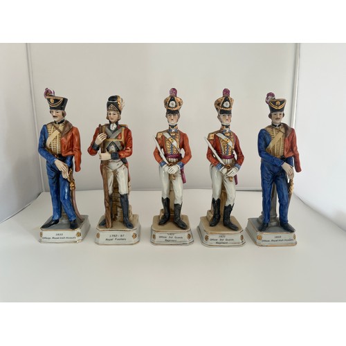 80 - Large collection of vintage porcelain Soliders 12 figures total