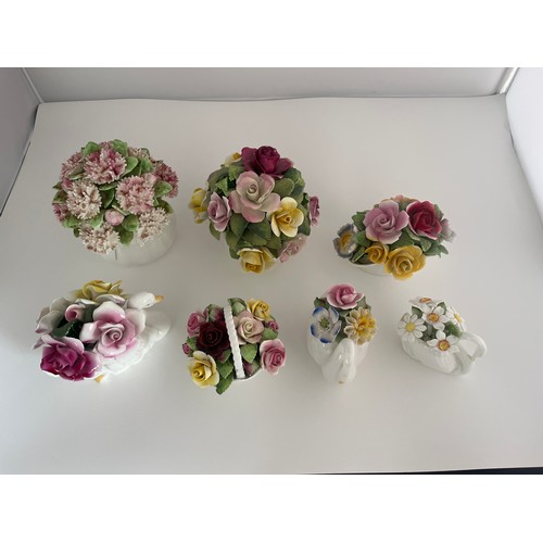 77 - Collection of porcelain flowers7x total