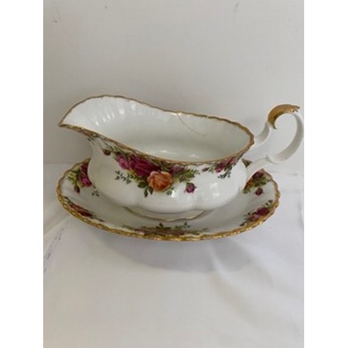 94 - Royal Albert Old country roses china