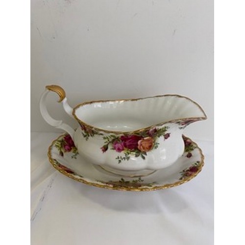 94 - Royal Albert Old country roses china