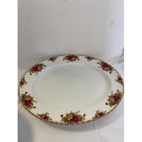 94 - Royal Albert Old country roses china