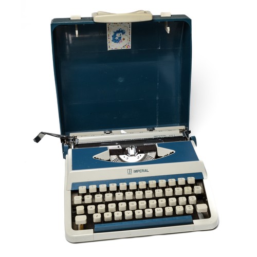 39 - Imperial Litton 201 Typewriter - small and portable vintage typewriter. A/F but appears to be in wor... 