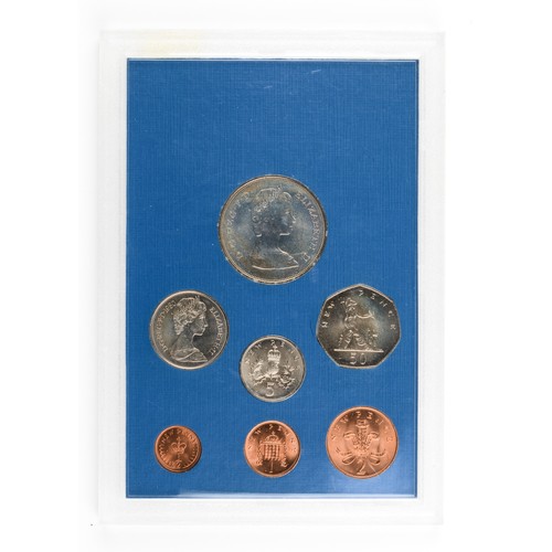 107 - Elizabeth II Decimal Coin Set. 1980. Her Majesty Queen Elizabeth The Queen Mother, 1900 - 1980 Comme... 