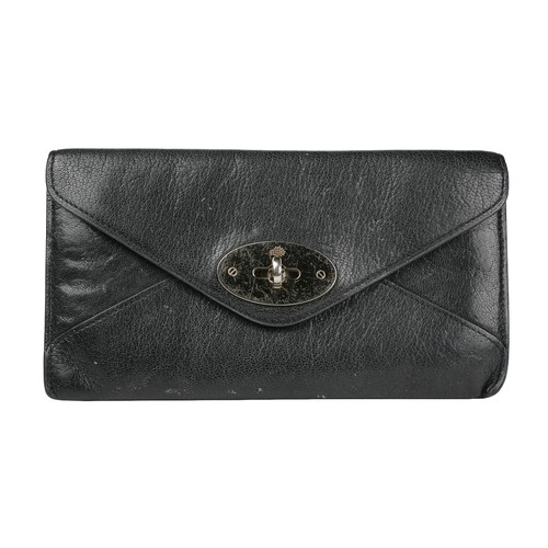 194 - Mulberry Grained Black Leather Purse with postman lock. Pre-loved, used condition.