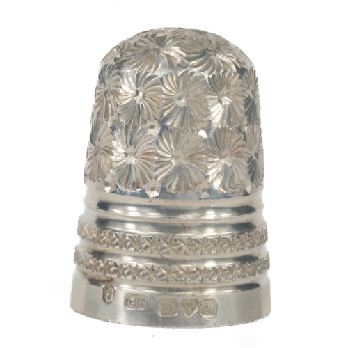 50 - Charles Horner Sterling Silver Thimble with Princess May Top. Chester 1901. Broad decorated band and... 