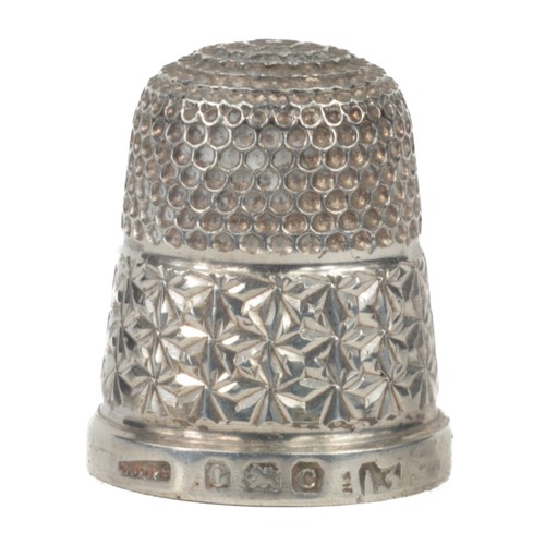 64 - Henry Griffiths & Son Sterling Silver Thimble. Birmingham 1927. Punched top with decorative band.