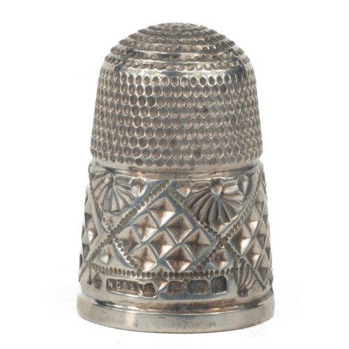 69 - Henry Griffiths & Sons Sterling Silver Thimble. Birmingham 1902. Punched top with decorative band at... 