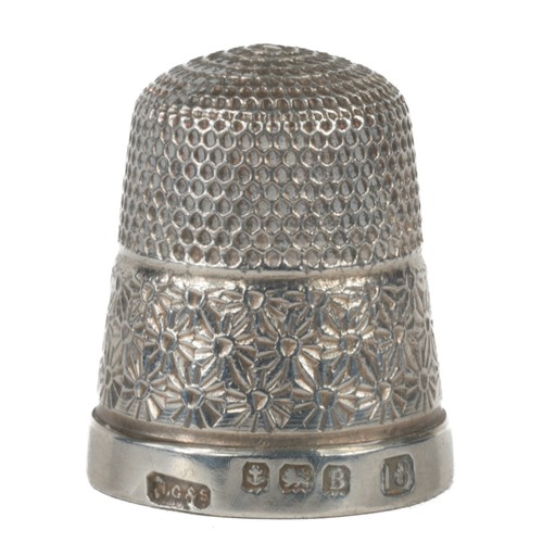 79 - Henry Griffiths & Sons Sterling Silver Thimble. Birmingham 1926. Punched dome with floral band.