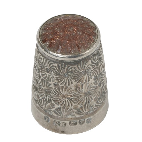 80 - Charles Horner Sterling Silver Thimble with Orange-brown Aventurine Quartz Dome. Chester 1903. Daisy... 