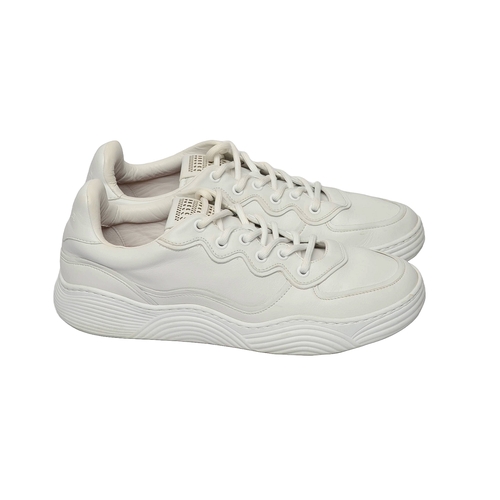 213 - Alaia Paris Ladies Trainers. White, size 40. Some light use but very good condition.