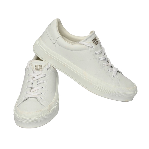 214 - Givenchy White Trainers. Size 40. Brand new, unworn condition.