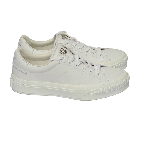 214 - Givenchy White Trainers. Size 40. Brand new, unworn condition.