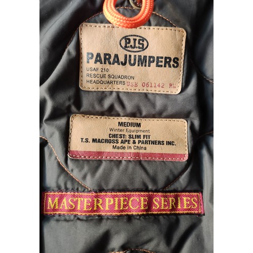 228 - Parajumpers Men's Coat from the Masterpiece Series. Size Medium. Pre-loved, good condition. Warm, he... 