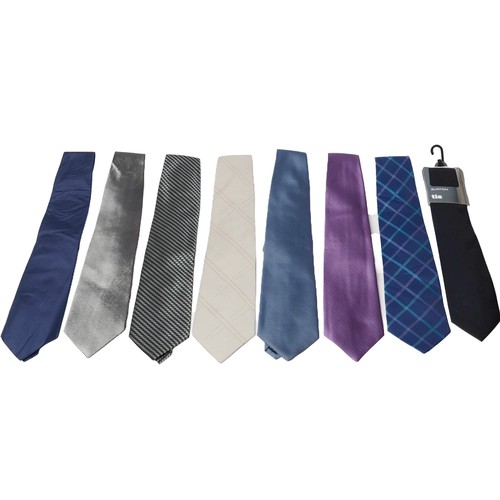 168 - Approximately 32 Assorted Men's Ties. All brand new and unused.