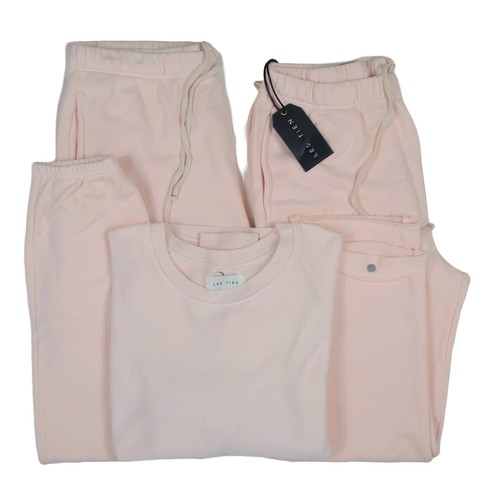 188 - Les Tiens Ladies Loungewear. Includes:
1 x Light pink lounge pants - brand new with tags. Size L
1 x... 