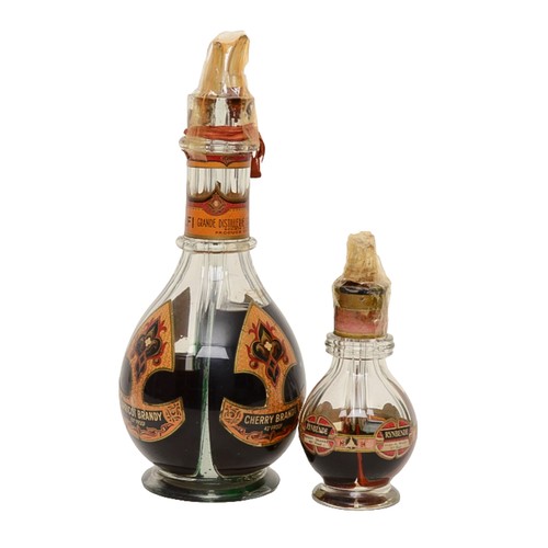 78 - Dolfi Four Chamber Decanter: Apricot Brandy, Cherry Brandy, Creme De Menthe and Frais Des Bois plus ... 