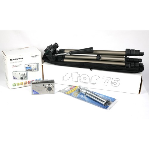 34 - Mixed lot of 2 tripods and a digital camera:
Lumicron LDC-825Z3 compete with box and original packag... 