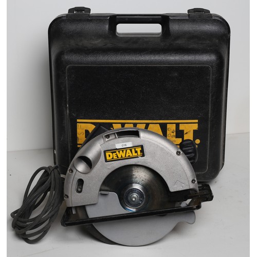 78 - DeWalt Circular Saw. DW62-LX