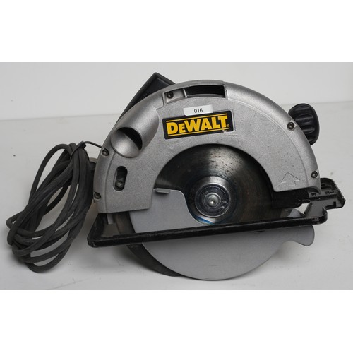 78 - DeWalt Circular Saw. DW62-LX