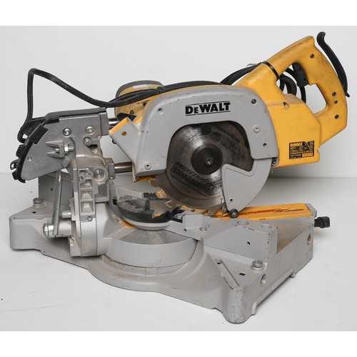 79 - DeWalt Mitre Saw. DW701-LX