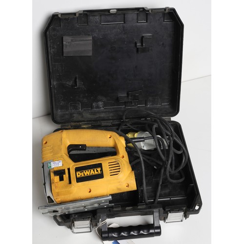 103 - DeWalt 110v Jigsaw. DW320KL